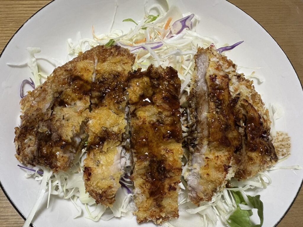 ノンフライヤーでトンカツを揚げた完成写真