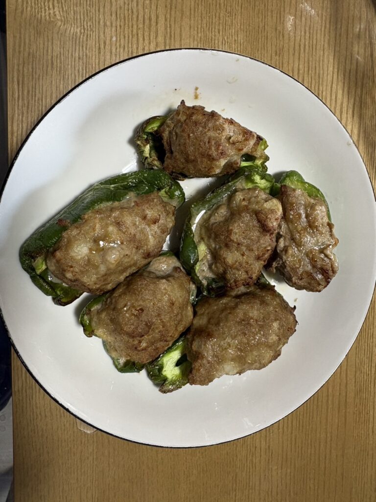 ノンフライヤーで作るピーマンの肉詰め